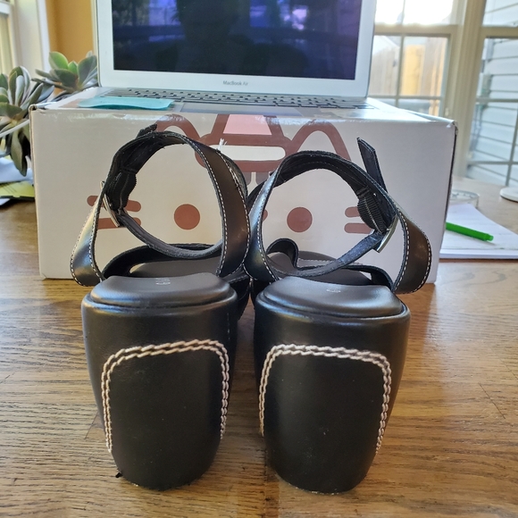 Gianni Bini Black Wedge Sandals - Picture 4 of 14